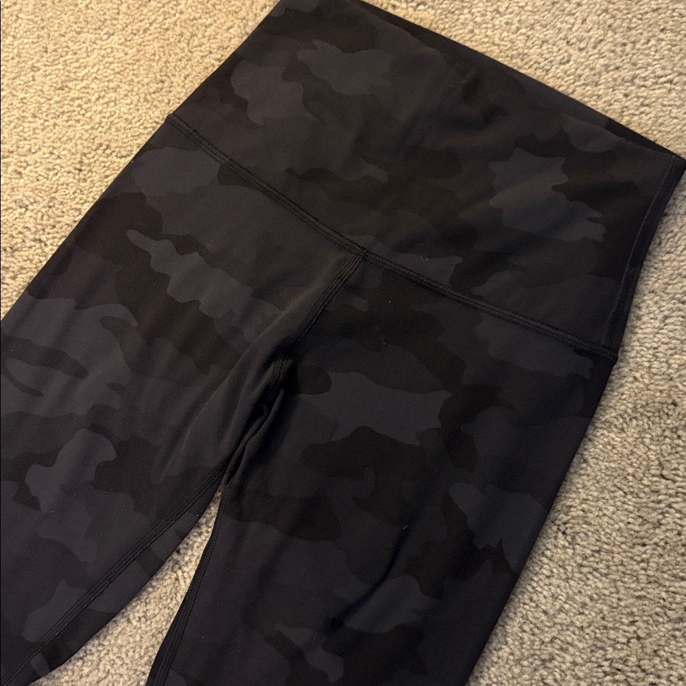 Lululemon High Rise Crop 23” - Picture 5 of 9